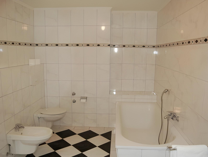 Bathroom 4, Hotel Deichvoigt, Cuxhaven
