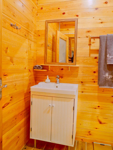 Bathroom 13