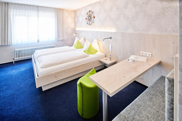 Bedroom 4, Hotel Restaurant Kerzenstuble, Böblingen