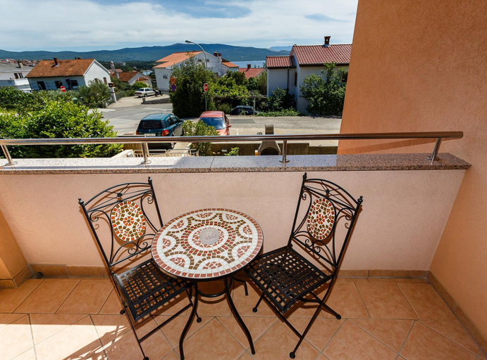Others 4, Comfortable and Sunny Krk Apartment, Krk