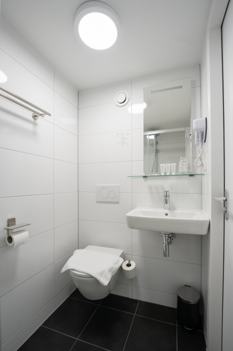 Bathroom 4, Adam's Museum House, Amsterdam
