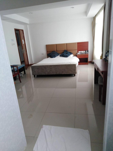 Others 3, Z.H.P Hotel, Khlong Luang