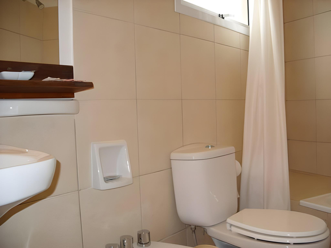 Bathroom 4, Hotel Vina del Mar, Pinamar