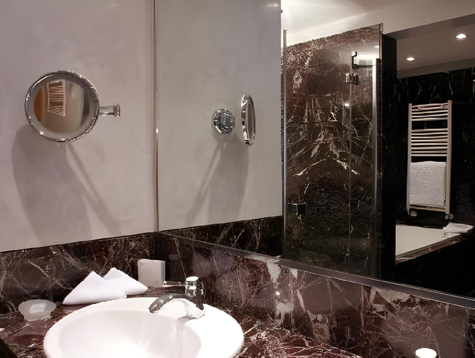 Bathroom 4, Sofitel Parma Grand Hotel De La Ville, Parma