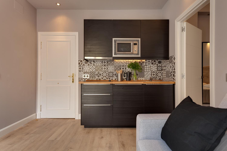 Kitchen 4, SUITES YOU Platinum, Madrid