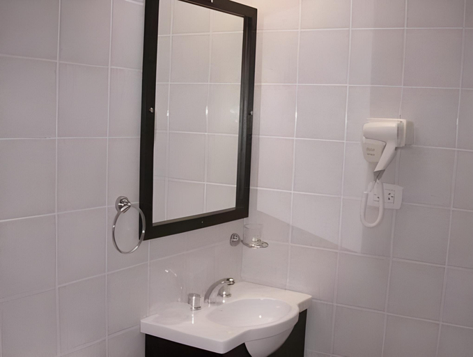 Bathroom, La Loma, Federación