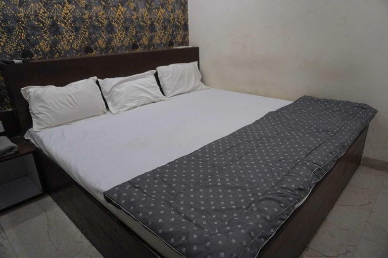 Bedroom 4, Shreenath Hotel, Indore
