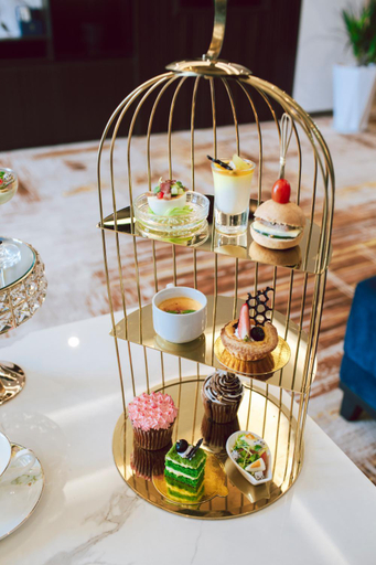 Food & Drinks 9