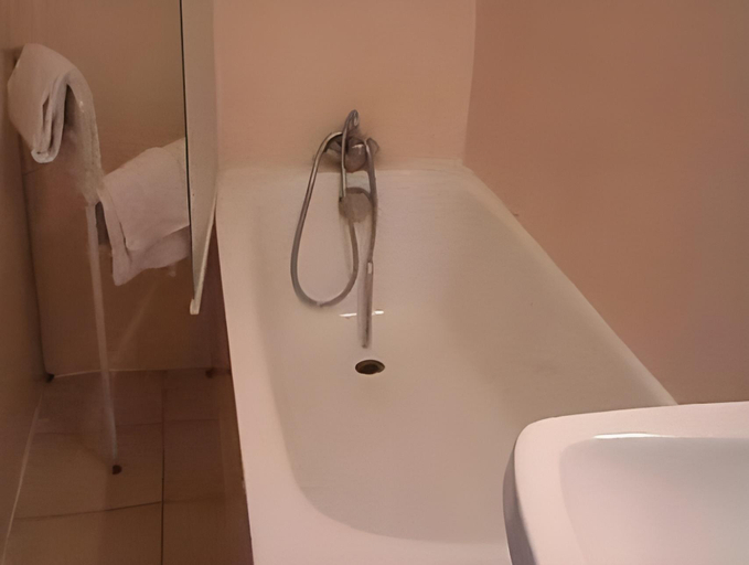 Bathroom 3, Hotel de la Place, Ain
