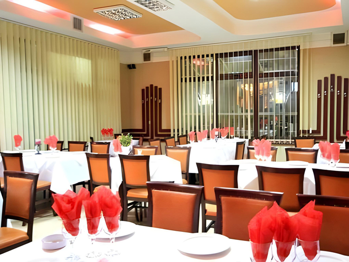 Food & Drinks 5, Pensiunea Bachus, Piatra-neamt