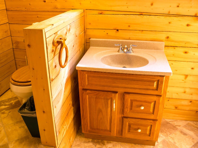 Bathroom 3, Midnight Sun Log Cabins, Kenai Peninsula