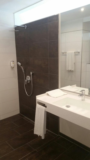 Bathroom 2, Alpenflair Hotel, Ostallgäu