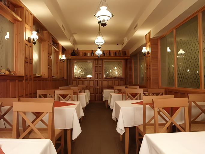Food & Drinks 3, Nimrod Hotel es Etterem, Mosonmagyaróvár