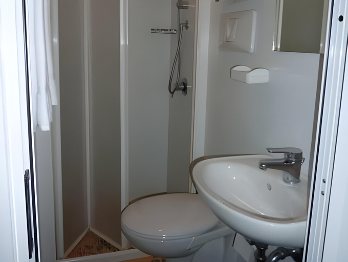Bathroom 3, Albergo Junior, Padua