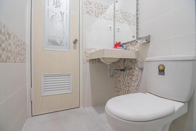Bathroom 10