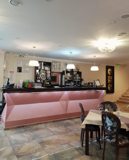 Food & Drinks 3, Pensiunea Perla Martiniei NSD, Sugag