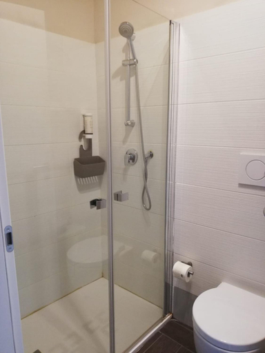 Bathroom 9