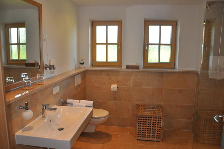 Bathroom 3, Hotel Gasthof Moosleitner, Berchtesgadener Land