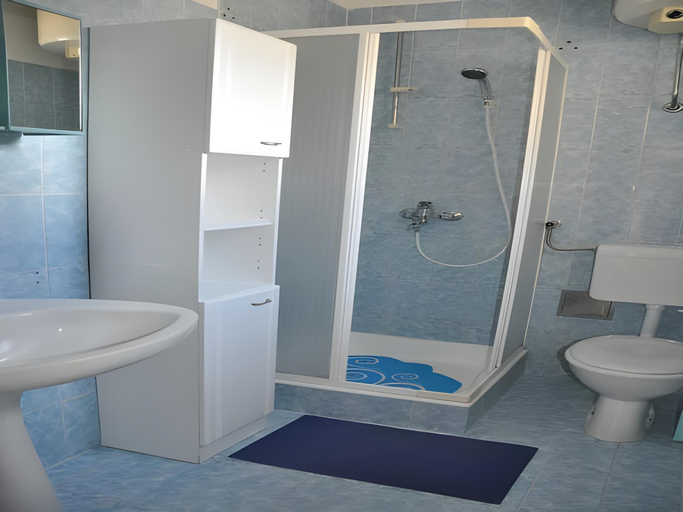 Bathroom 2, Apartments Vedrana, Biograd na Moru
