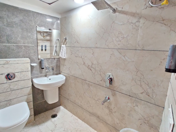 Bathroom 2, Goroomgo Surya Inn Konark, Puri