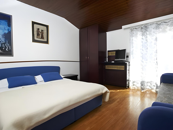 Bedroom 2, Hotel Tomi, Piran