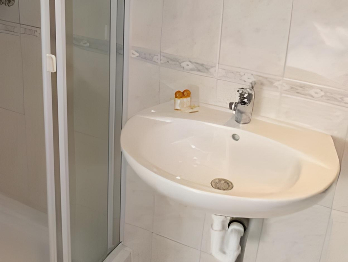 Bathroom 3, Hotel zum Ochsen, Rastatt