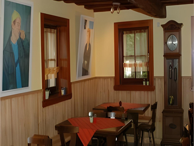 Food & Drinks 2, Gelber Lowe B&B Nichtraucherhotel, Schwabach