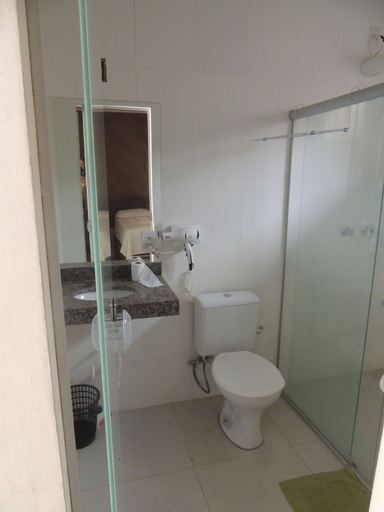 Bathroom 4, Hotel e Restaurante Tocantins Aventura, Peixe