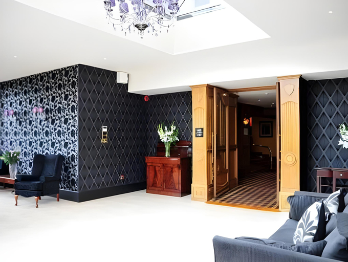 Public Area 2, The Devon Inn Hotel
