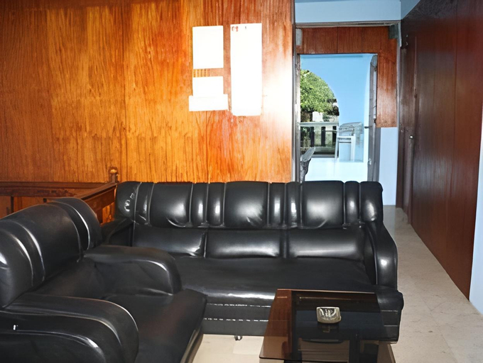 Others 4, Troy Lodge, Basco