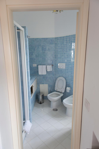 Bathroom 3, Rianna Rooms & Breakfast, Salerno