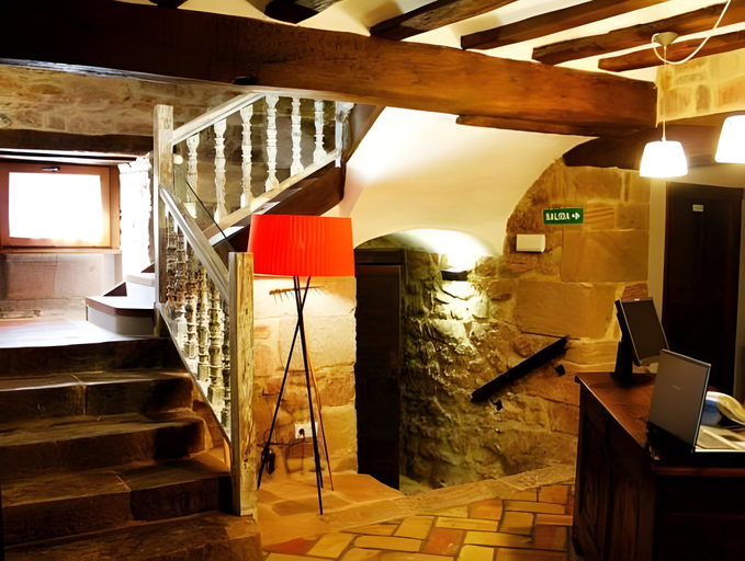 Public Area, Hotel Rural Latorrien de Ane, Navarra