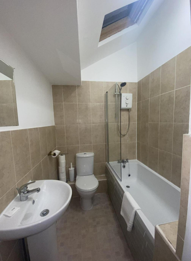 Bathroom 2, Button Street by UStay Aparthotels, Sefton