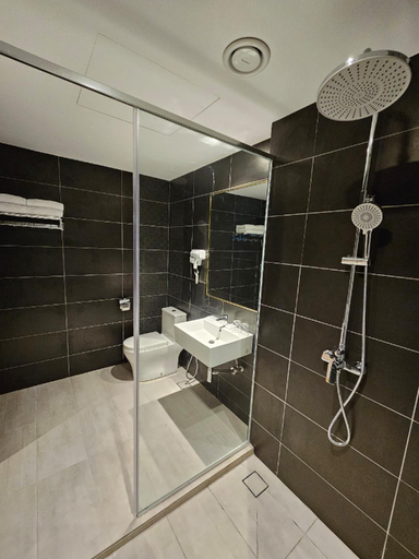 Bathroom 3