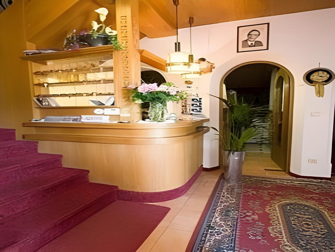 Others 3, Hotel Pension Alexandres, Bolzano