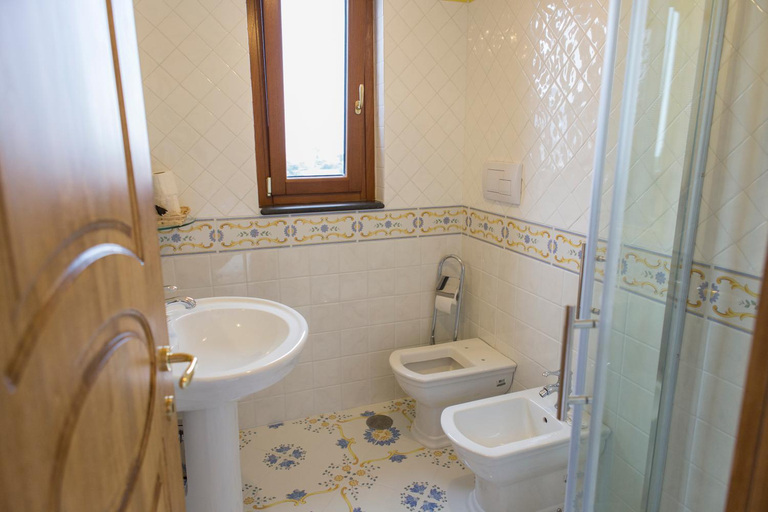 Bathroom 3, Rianna Rooms & Breakfast, Salerno