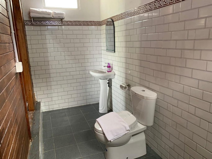 Bathroom 1