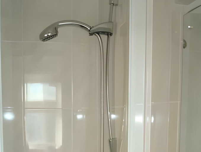 Bathroom 3, Hunters Lodge Guest House, Southampton