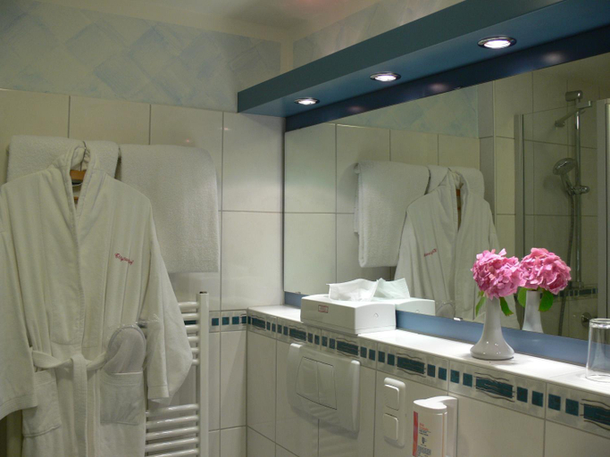 Bathroom 5, Hotel Chrysantihof, Rottal-Inn