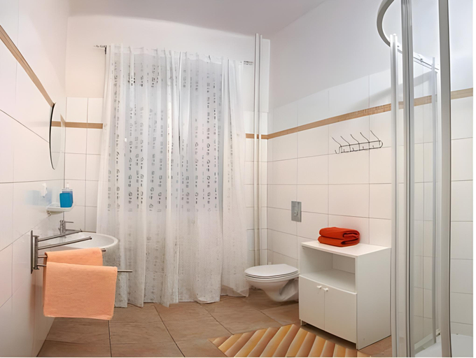 Bathroom 4, Hotel Atlas, České Budějovice