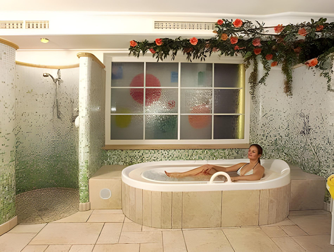 Bathroom, Piccolo - Dolomites & Gourmet Hotel, Bolzano