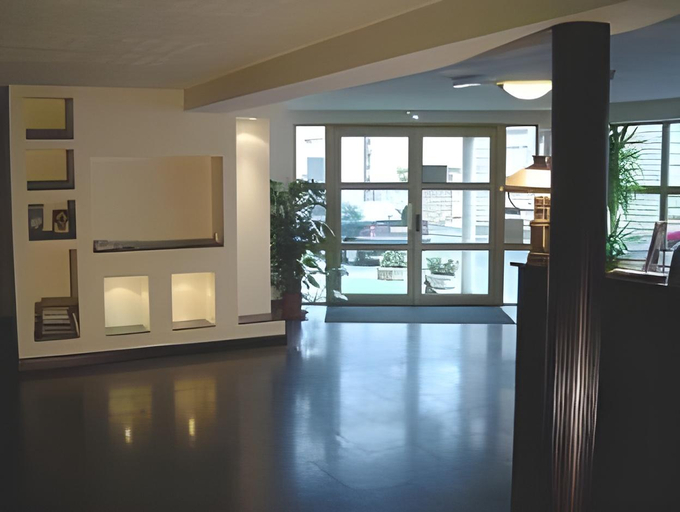 Public Area 2, Hotel Ariane, Manche