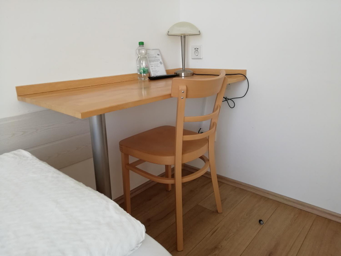 Bedroom 3, Hotel Hanseatic-garni, Wuppertal