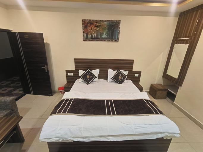Bedroom 3, Deepsun Regency Hotel, Sagar