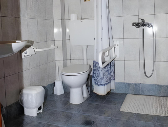 Bathroom 3, Amalia, East Macedonia and Thrace