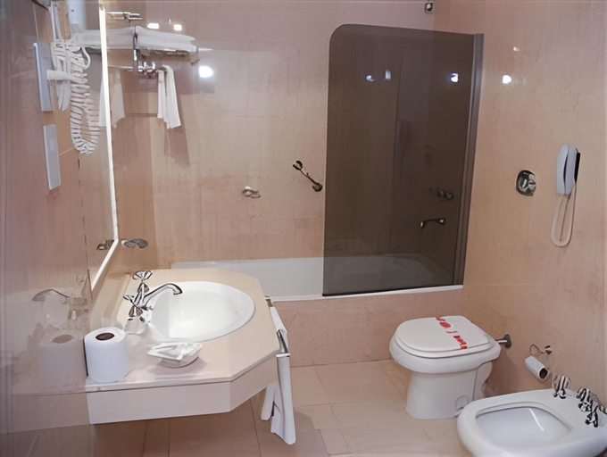 Bathroom 2, Hosteria-Spa "Posada del Sol", Ledesma