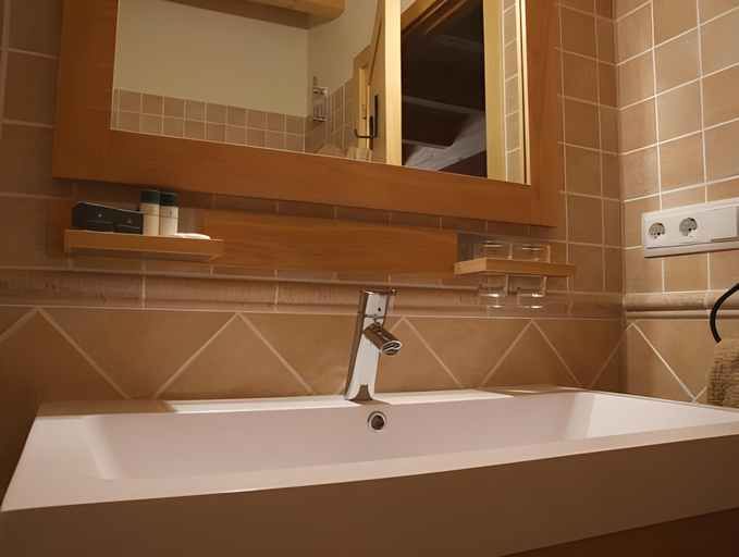 Bathroom 2, Hotel Boutique Niu Del Sol, Girona