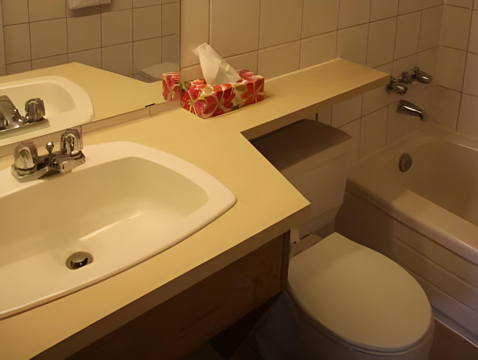 Bathroom 2, Waterfront Inn, Okanagan-Similkameen
