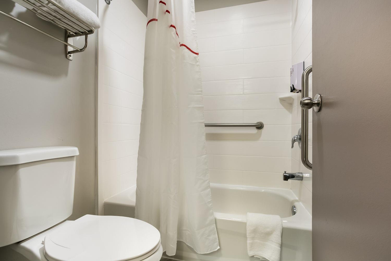 Bathroom 4, Red Roof Inn Denver, Lancaster
