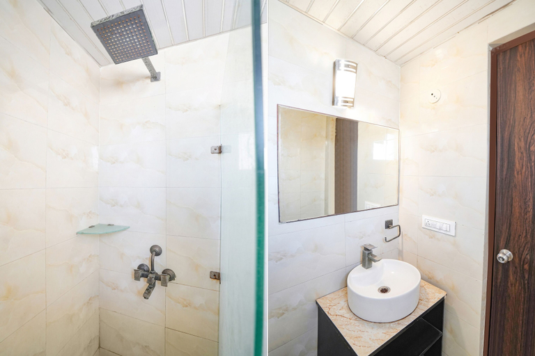 Bathroom 4, Fabhotel Vraj Inn, Mathura